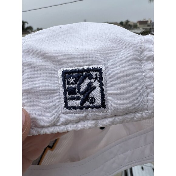 Vintage Y2K RARE Michigan Wolverines white adjustable LARGE block "M" cap - Picture 4 of 8